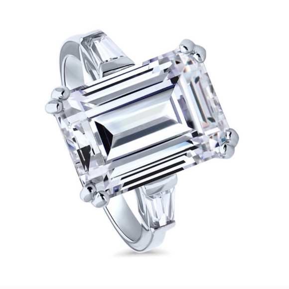 1.75Ct Emerald Cut Swarovski 9x7 Solitaire Ring - Picture 15 of 16